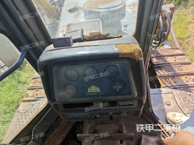 儀表盤全景（推土機(jī)駕駛室）