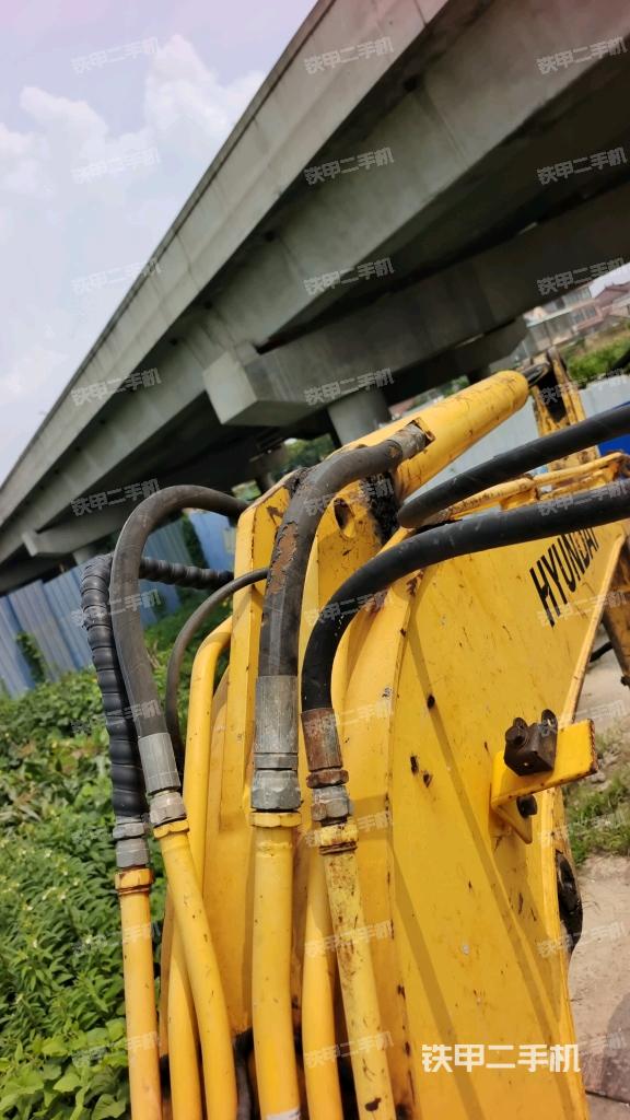 大臂背部俯视（工作和回转装置）