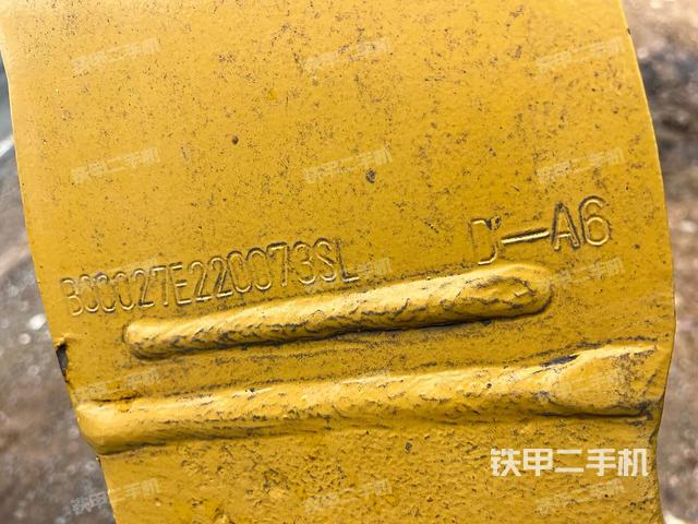 回转马达和主控阀（整机外观）