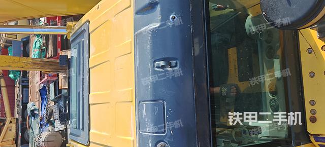 驾驶室顶部（整机外观）