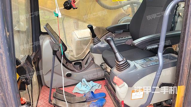 駕駛室整體（整機(jī)外觀）