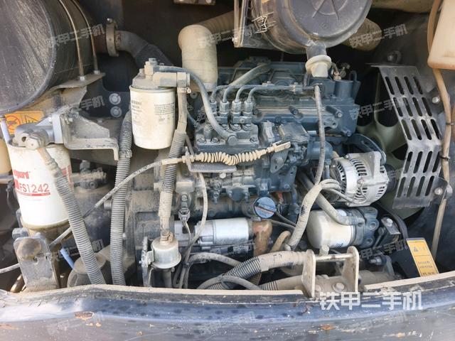 发动机室（上车部件）