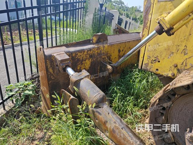 推土鏟左后（推土機(jī)底盤及工作裝置）