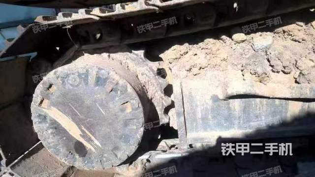 单侧履带整体(整机外观) 单侧履带整体(整机外观)