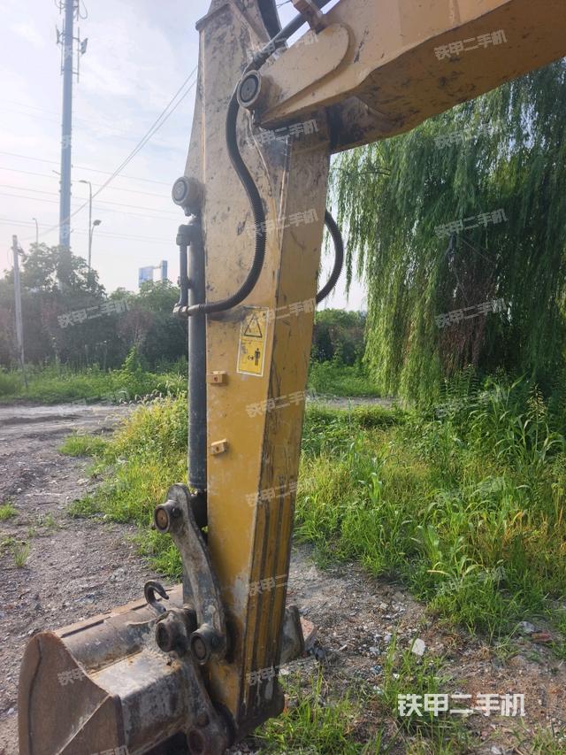 小臂整体左后（工作和回转装置）