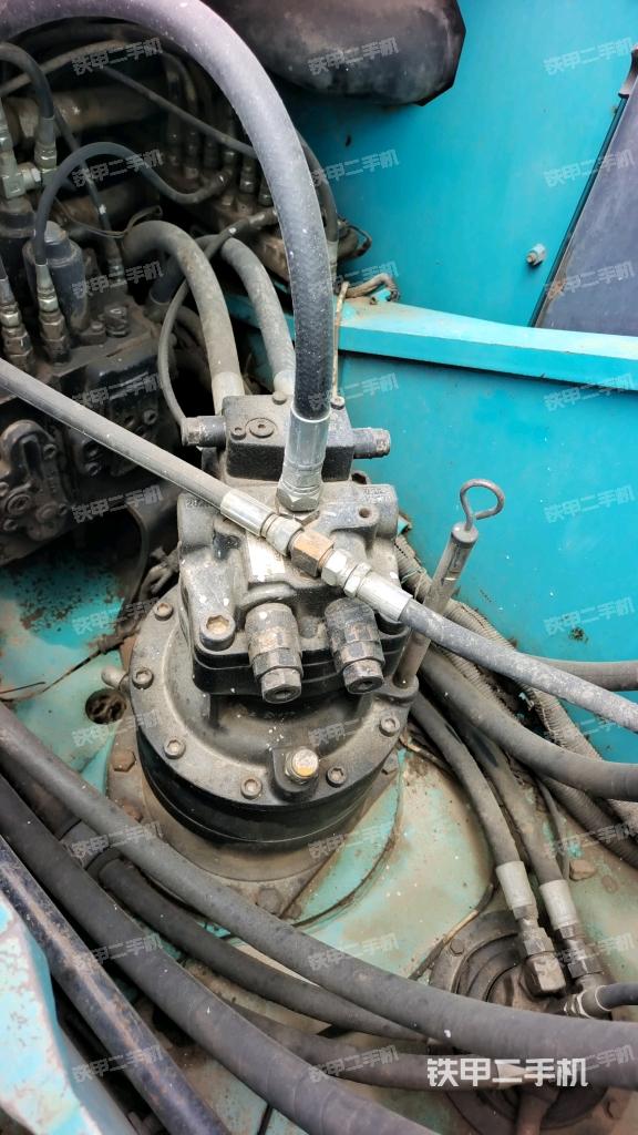 回轉(zhuǎn)馬達(dá)（上車部件）