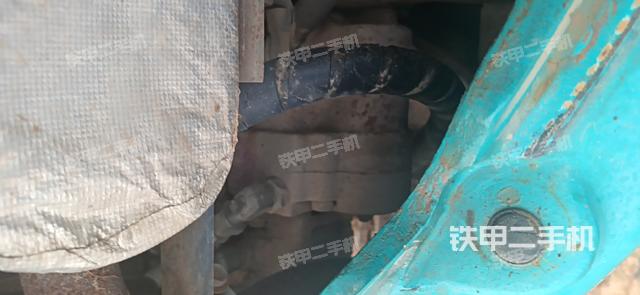 液压泵舱室正面整体（整机外观）