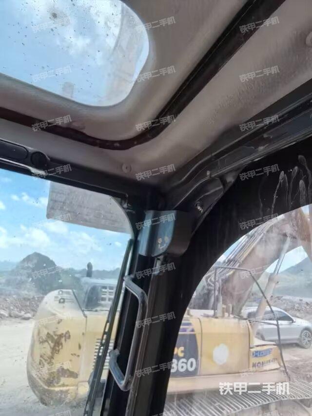 后窗玻璃角标（驾驶室部分）