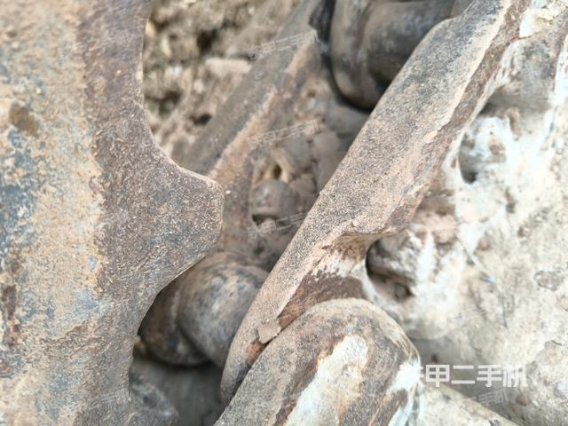 右側(cè)履帶整體?（行走機(jī)構(gòu)）