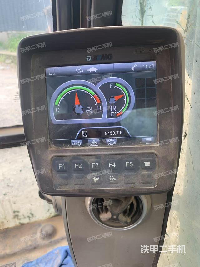 驾驶室整体（整机外观）