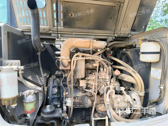 發(fā)動(dòng)機(jī)室（上車部件）