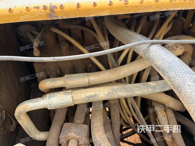 回转马达和主控阀（整机外观）