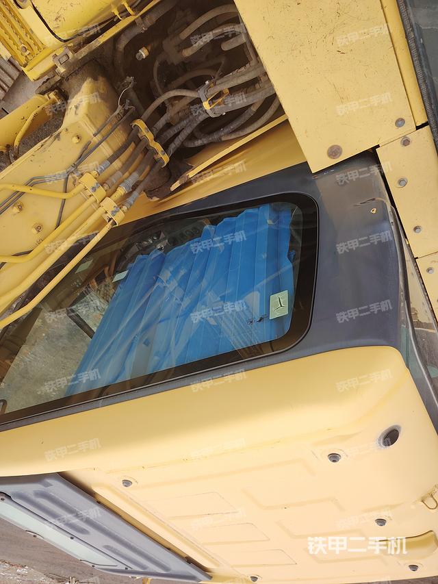 驾驶室顶部（整机外观）