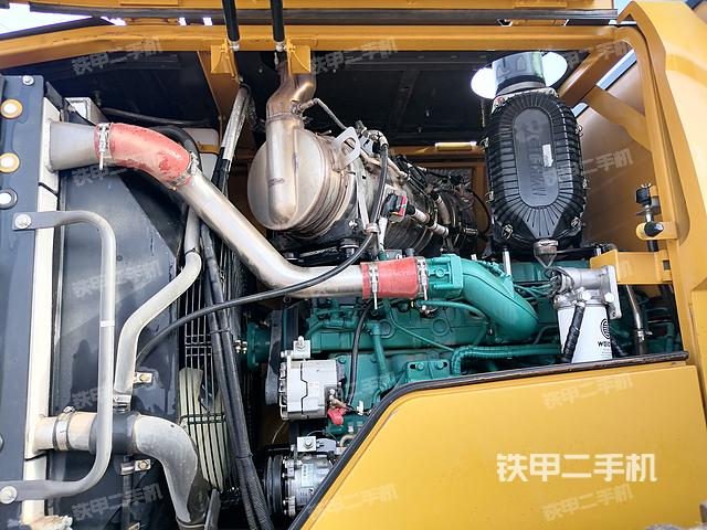 发动机左侧（整机外观及大件）