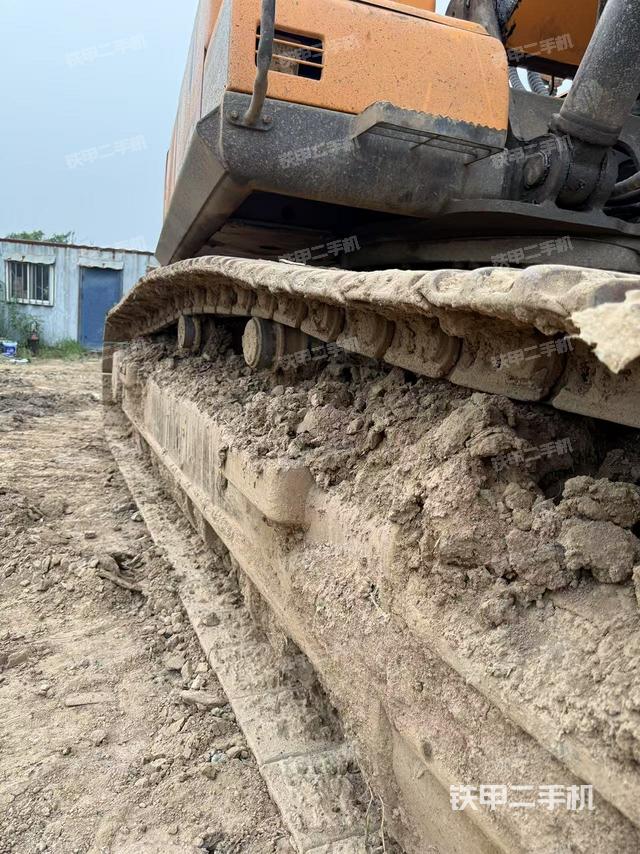 单侧履带整体（整机外观）