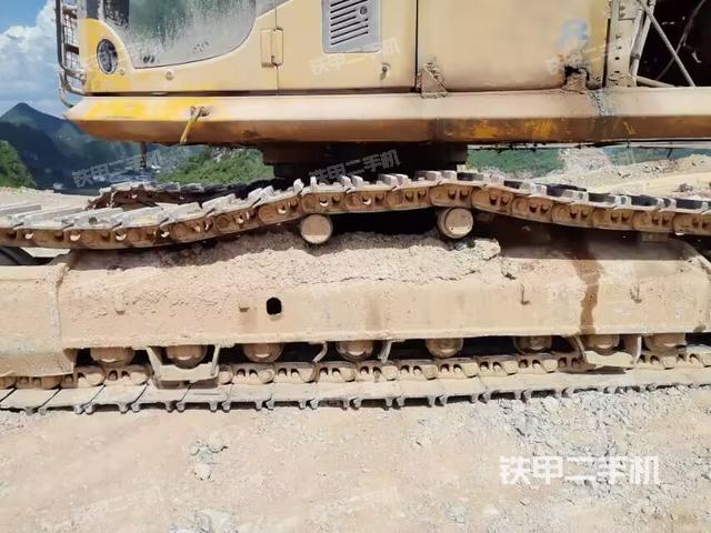 右驱动轮（行走机构）