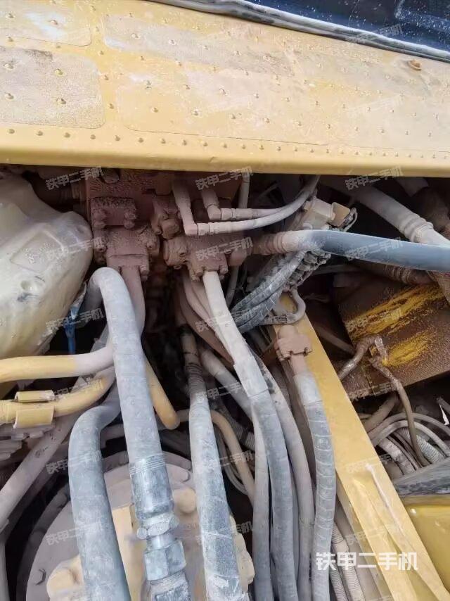 发动机室（上车部件）