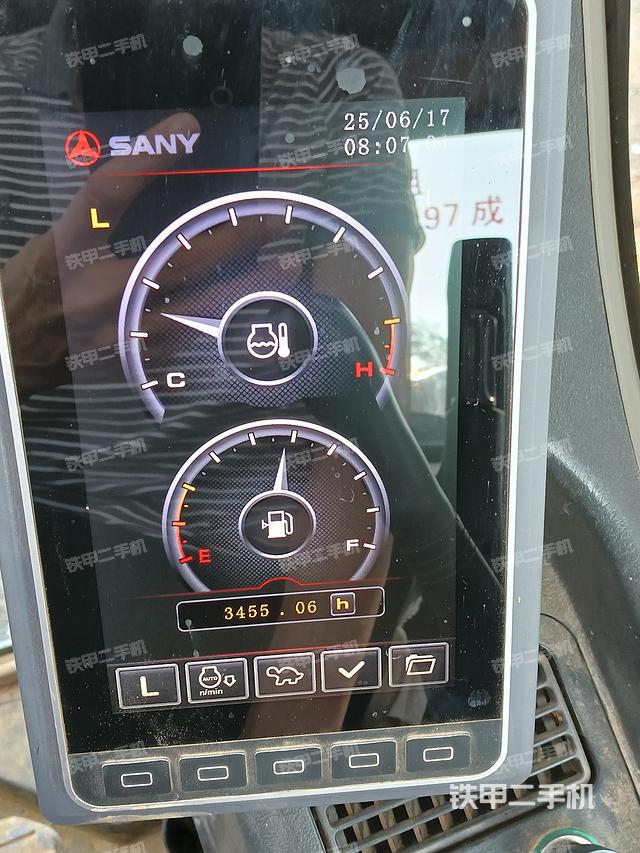 驾驶室整体（整机外观）