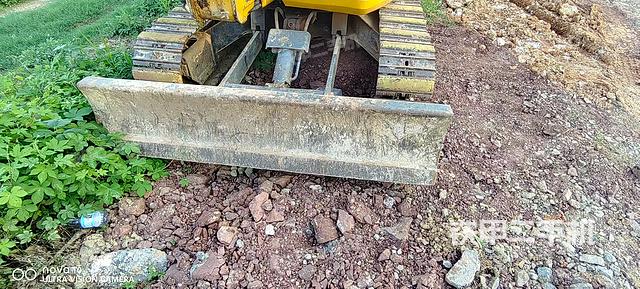 单侧履带整体（整机外观）