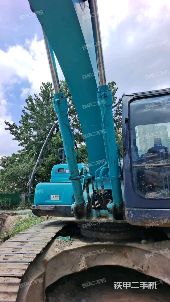 大臂油缸整體?豎拍（工作和回轉(zhuǎn)裝置）