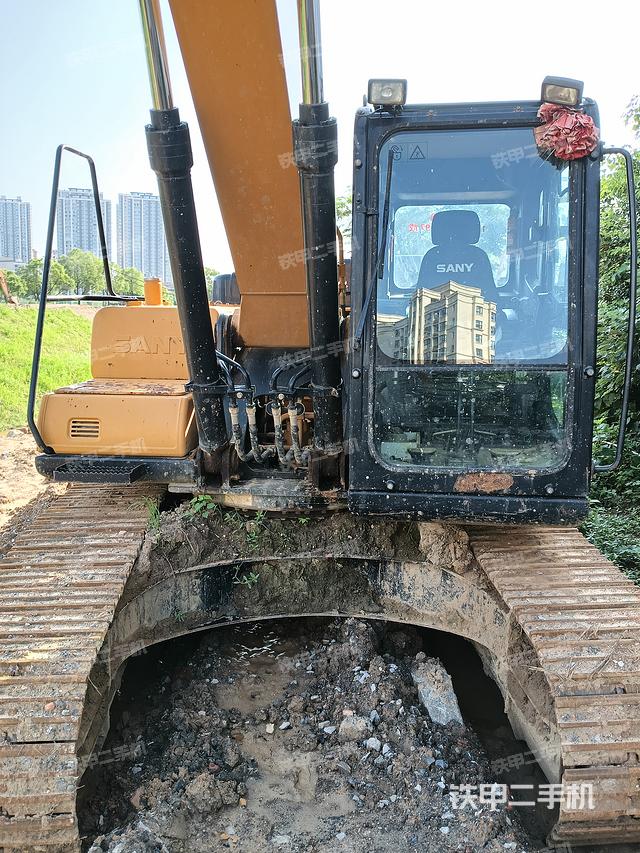 单侧履带整体（整机外观）