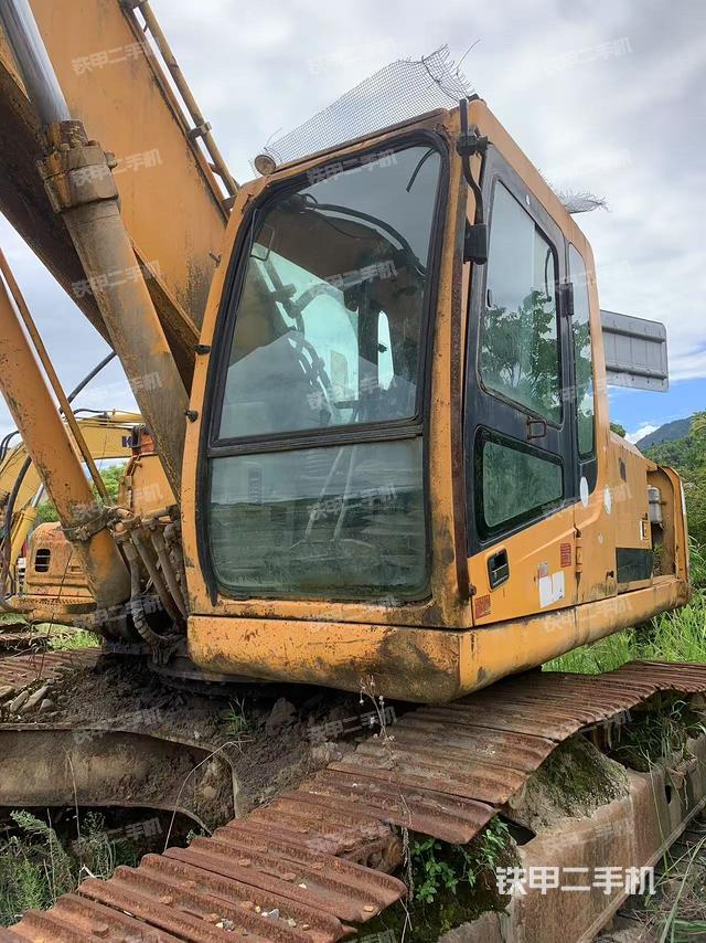 现代R335LC-7挖掘机