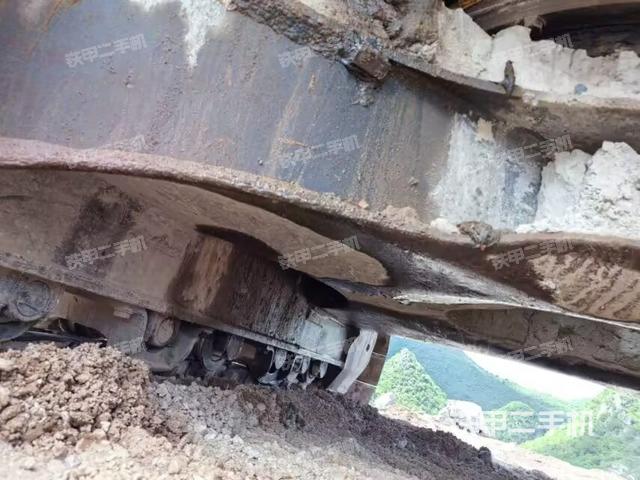 右驱动轮（行走机构）