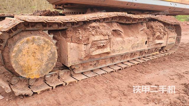 單側(cè)履帶整體（整機(jī)外觀）