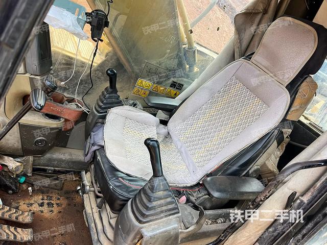 驾驶室整体（整机外观）