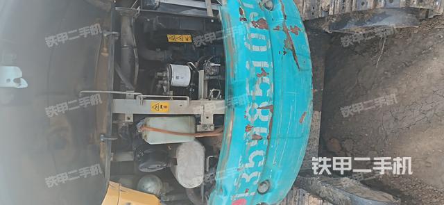 回转马达和主控阀（整机外观）