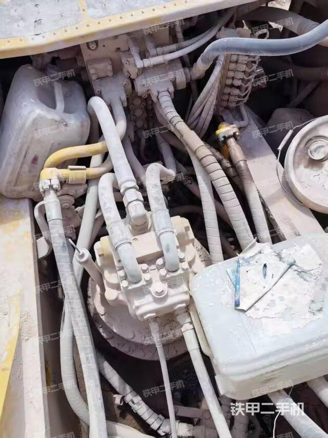 中央回转接头特写（上车部件）