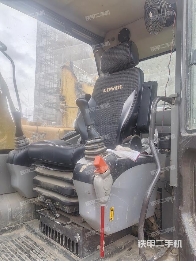 驾驶室整体（整机外观）