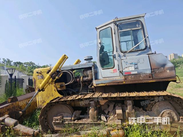 山推SD16標(biāo)準(zhǔn)型推土機(jī)