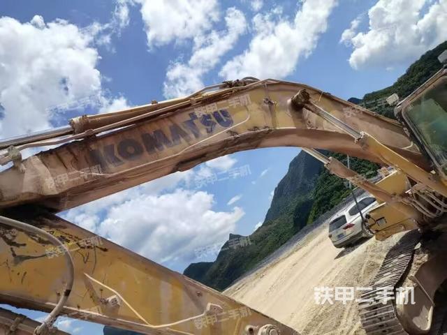 大臂背部俯视（工作和回转装置）