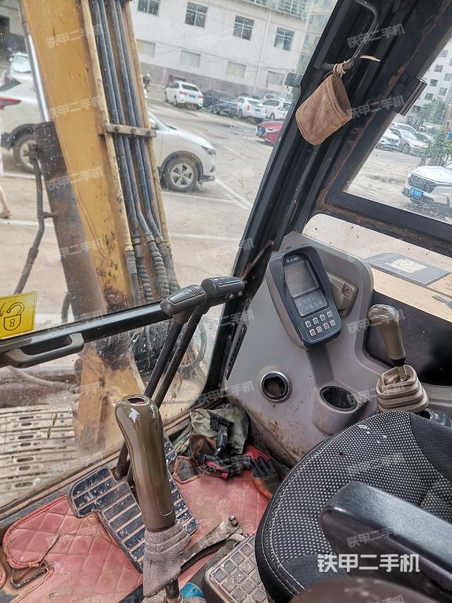 駕駛室整體（整機(jī)外觀）