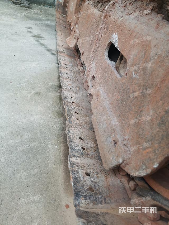 單側(cè)履帶整體（整機(jī)外觀）