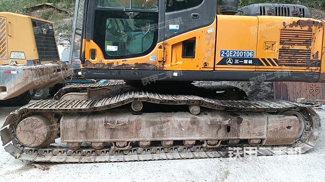 驾驶室整体（整机外观）