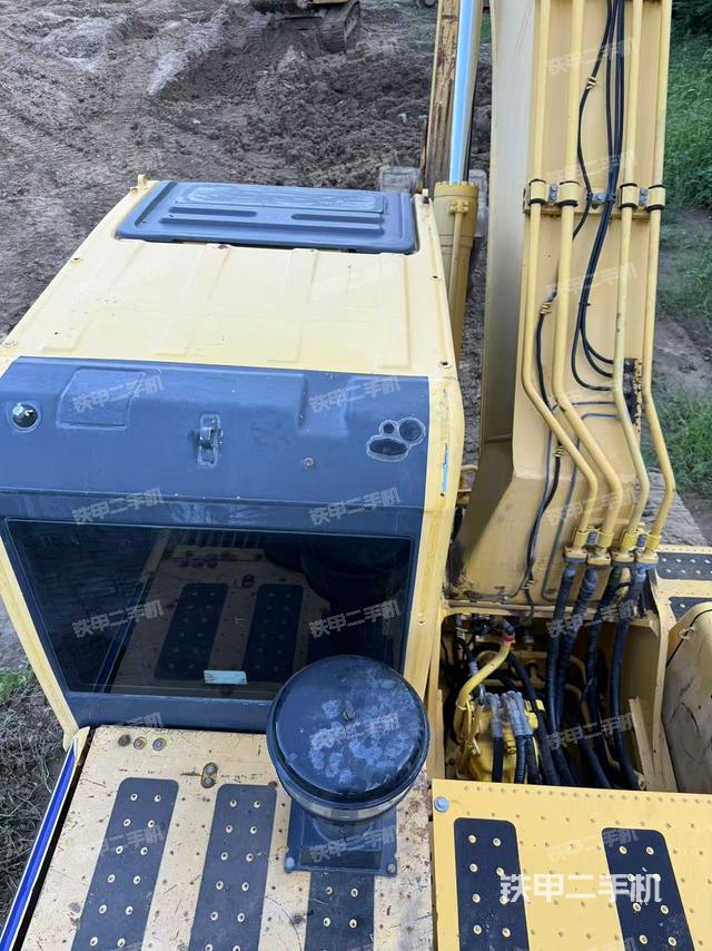 驾驶室顶部（整机外观）