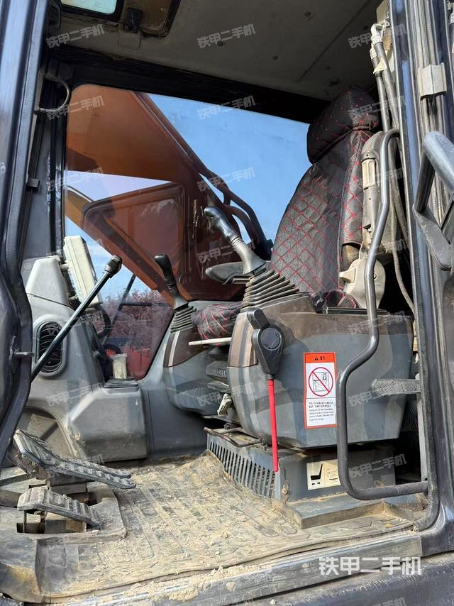 驾驶室整体（整机外观）