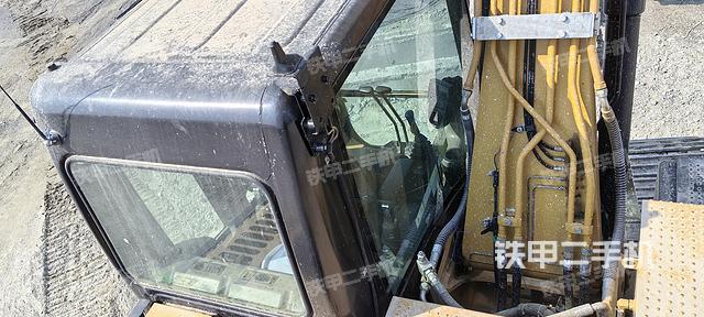 驾驶室顶部（整机外观）