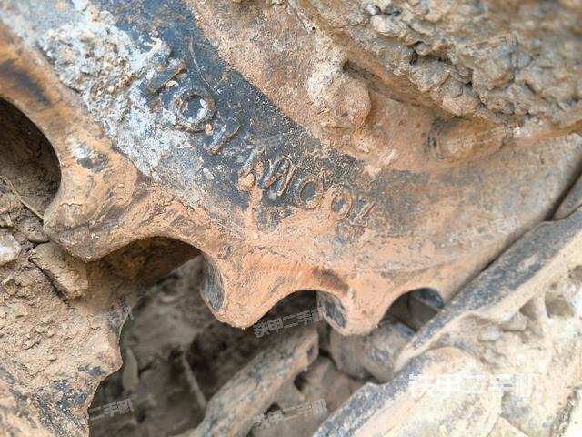 左驅(qū)動(dòng)輪（行走機(jī)構(gòu)）