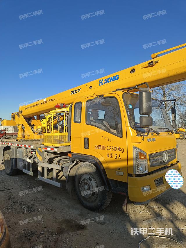 整机右侧（设备外观及核心部件）