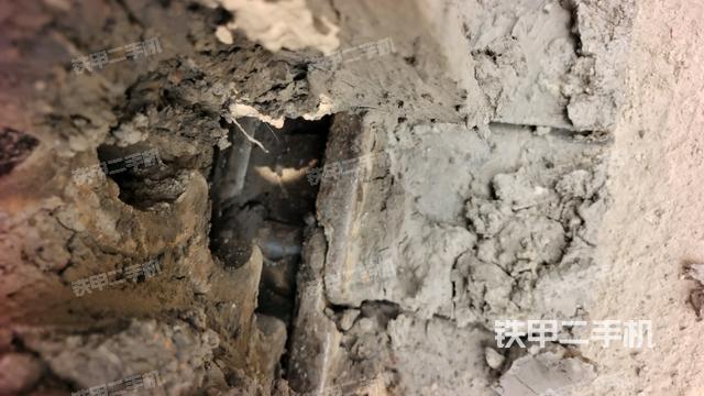 右驱动轮（行走机构）