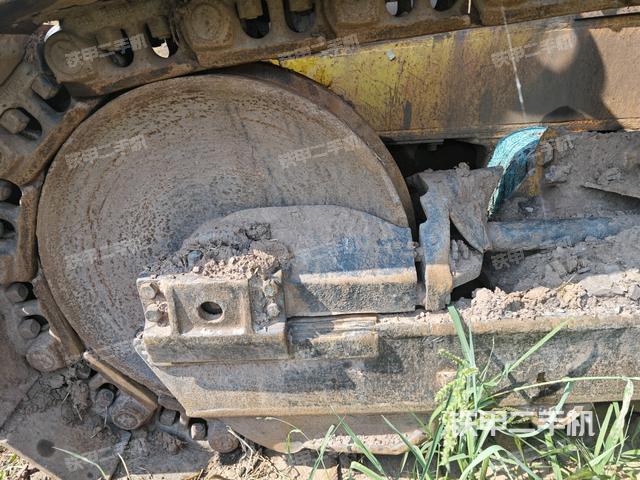 左引導(dǎo)輪（推土機(jī)底盤及工作裝置）