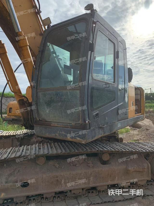 現(xiàn)代R215-7挖掘機(jī)