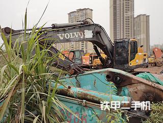 沃尔沃EC350D挖掘机实拍图片