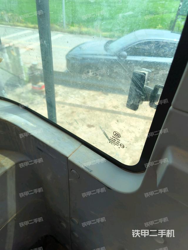 ?駕駛室正側(cè)（駕駛室部分）