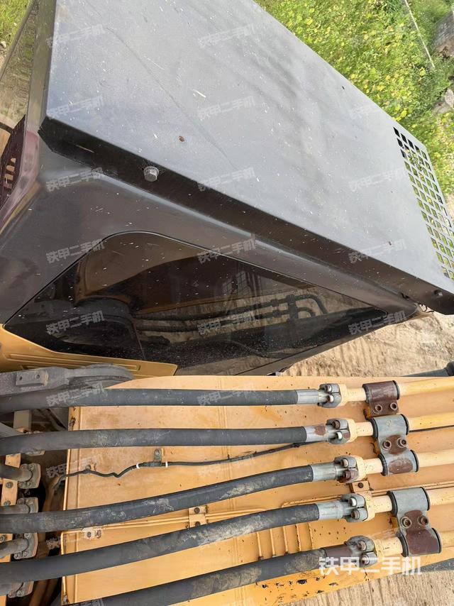 駕駛室頂部（整機(jī)外觀）