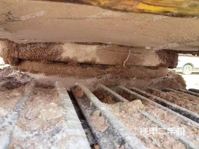 右侧行走马达盖板（行走机构）