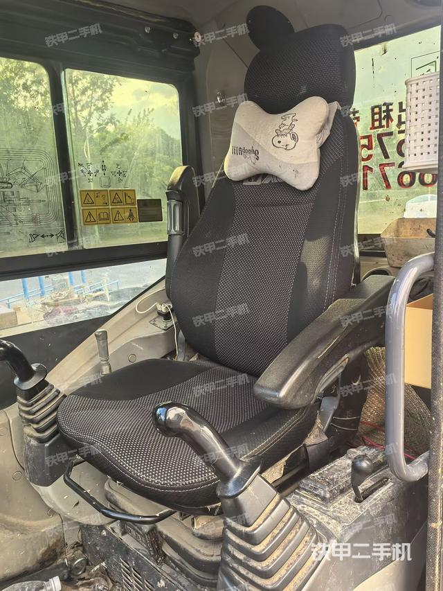 駕駛室整體（整機外觀）